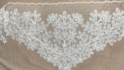 Косынка Древо 160/60 см. в технике Елецкое кружево